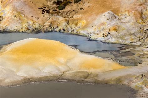 Premium Photo Bumpass Hell Lassen Volcanic National Park