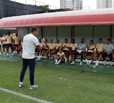 SPNet Carpini elogia elenco do São Paulo Forte comprometido e de