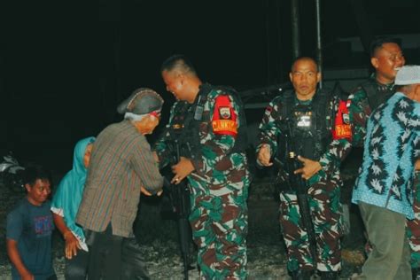 Satgas Pamtas Yonif 132 BS Memperkenalkan Diri Ke Masyarakat Distrik