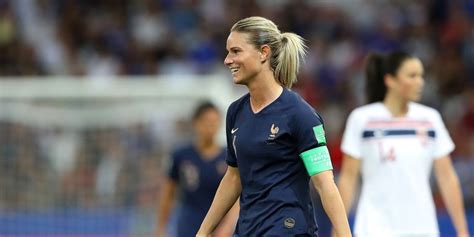 Amandine Henry la capitaine de l Équipe de France de football féminine