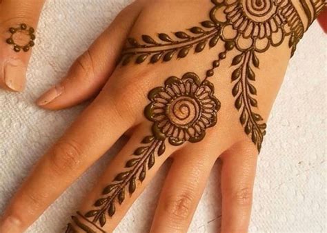 New Simple Mehndi Designs For Girls And Ladies 2025 Finetoshine