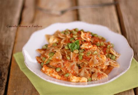 Farfalle Con Pomodoro Piselli E Mozzarella Ricetta Leggera Vegetariana