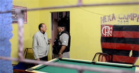 G1 Rapaz é morto quando jogava sinuca em bar de João Pessoa diz PM