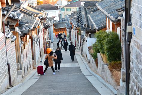 韓國旅遊 首爾自由行第二天 景福宮、三清洞、北村韓屋村 小殘的程式光廊