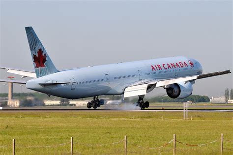 Avi N De Air Canad Aterriza De Emergencia En El Aeropuerto Ezeiza De