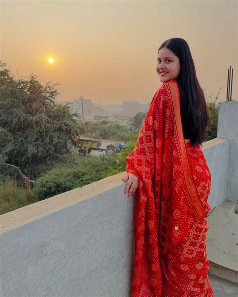 Vaishnavi (@im_.vaishnavi) • Instagram photos and videos