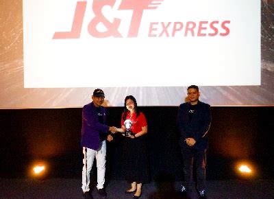 J T Express Raih Penghargaan Marketeers Editors Choice Award