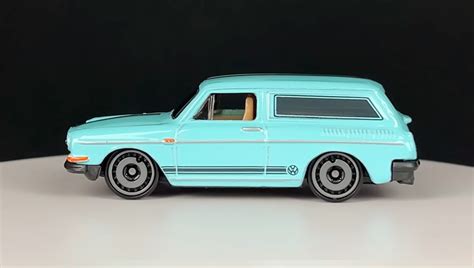 Тематична Машинка Hot Wheels Custom Volkswagen Squareback Volkswagen HDH Light Blue