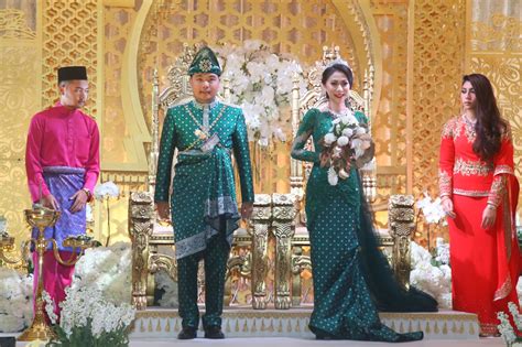 Wedding Of Tengku Dato' Indera Aidy Ahmad Shah And Datin Indera Nurliyana | Tatler Asia