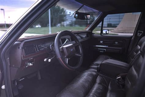 1986 Ford LTD Sedan Brown RWD Automatic CROWN VICTORIA Classic Ford