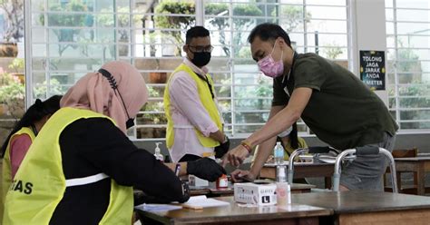 cent voter turnout   pm  straits times