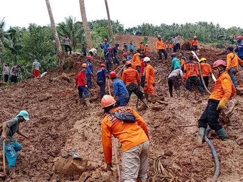 Pencarian Korban Longsor Kalijering Kebumen Terkendala Cuaca Tagar