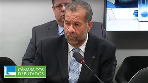 Ministro Carlos Lupi fala sobre desconto sindical e INSS Fiscalização