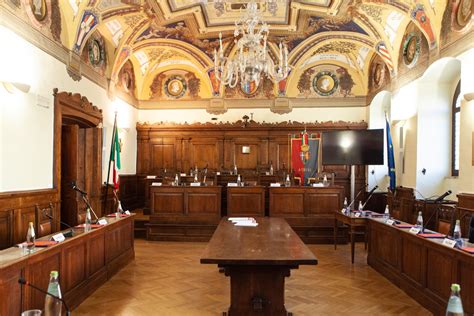 Assisi L Opposizione Batte Un Colpo Mozione Di Dimissioni Unitaria