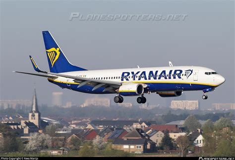 EI EFE Ryanair Boeing 737 8AS WL Photo By Kees Marijs ID 1300790