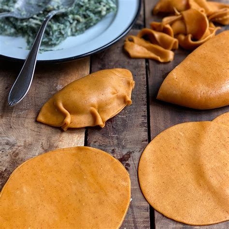 Masa De Empanadas Con Piment N Y Aceite Rellenas De Verduras