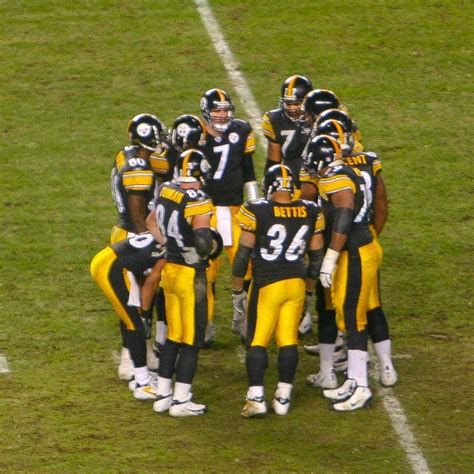 The Origins of the Football Huddle – Now I Know