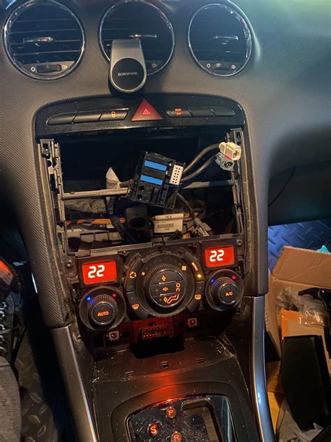 Установка android магнитолы Srnubi — Peugeot 308 (1G), 1,6 л, 2012 года ...