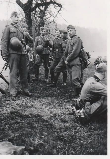 Photo Soldat Allemand Ww Avec Quipement Sur Le Terrain Eur