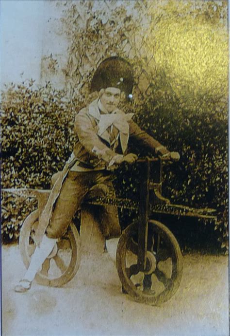 La Reine Bicyclette Et Le Prince Automobile Les Boll E Deux Roues