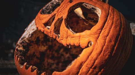 The Best Time To Carve Halloween Pumpkins Lifehacker