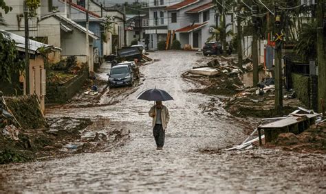 Mais De Mil Pessoas Est O Desabrigadas No Rio Grande Do Sul