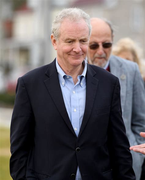 Unanimous Vote Pressures Epstein Case