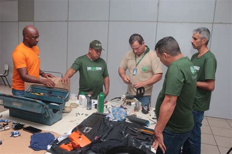 Agentes da Coordenadoria Municipal de Proteção e Defesa Civil são