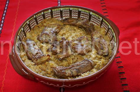 Лесна рецепта за вкусно кисело зеле със свинско месо