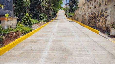 Bit Coras Pol Ticas Inaugura Pavimentaci N De Calle Con Concreto