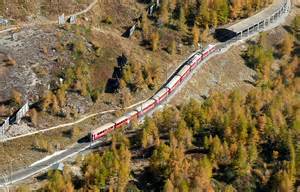 Rhb Regionalzug Von St Moritz Nach Tirano Am Kurz Vor