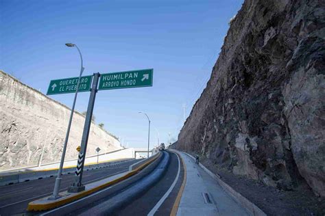 As Qued El Distribuidor Vial De La Carretera Estatal Santa