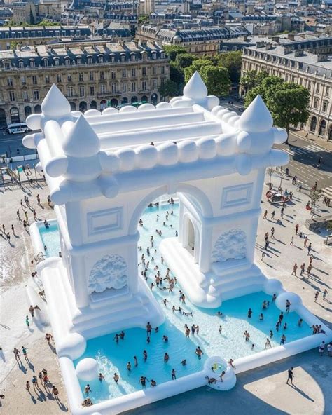 Parigi Tra Cantiere A Cielo Aperto E Parco Divertimenti Collater Al