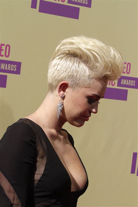 MILEY CYRUS at 2012 MTV Video Music Awards in Los Angeles - HawtCelebs