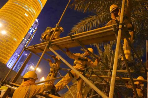 Au Qatar Migrants Sont D C D S Depuis Le D But Des Travaux Pour