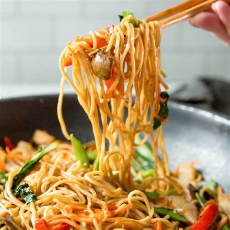 Quick And Easy Chicken Lo Mein Yellowblissroad