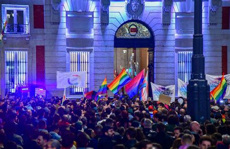 Miles De Personas Protestan Contra Ayuso Por Recortar Derechos Lgtbi Y