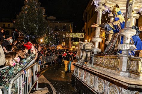 En imágenes La cabalgata de los Reyes Magos en Oviedo La Nueva España