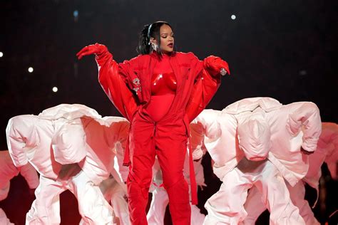 Rihanna Was Pregnant During Her Amazing Super Bowl Halftime Show