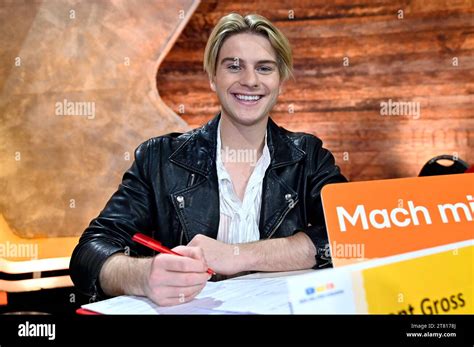 Vincent Gross Beim Rtl Spendenmarathon Im Studio Der Emg