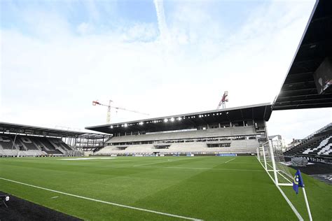 Angers Sco D Voile Son Nouveau Maillot Domicile Pour La Saison