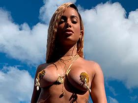 Bola Rebola Em Salvador Anitta Grava Seu Novo Videoclipe J