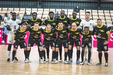 Coupe UEFA Futsal Le Sporting Club De Paris A Tenu Une Mi Temps Contre