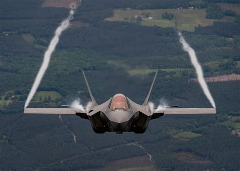 U S Air Force Invests In F S Th Gen Fighters Retire Warrior