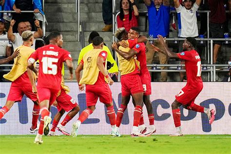 Panamá vence a Bolivia y clasifica por primera vez a los cuartos de