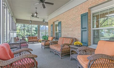 Oakmont Livonia Enhanced Senior Community - Senior Living Apartments