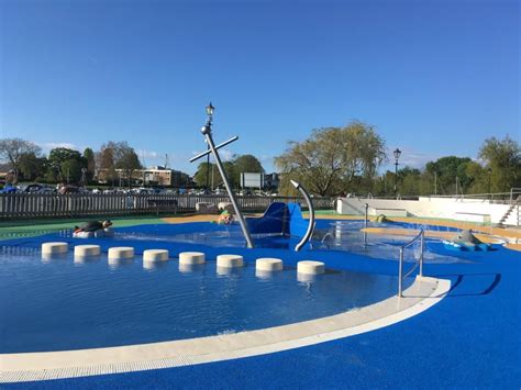 Splash Parks In Dorset Dorset Waterparks Paddling Pools In Dorset