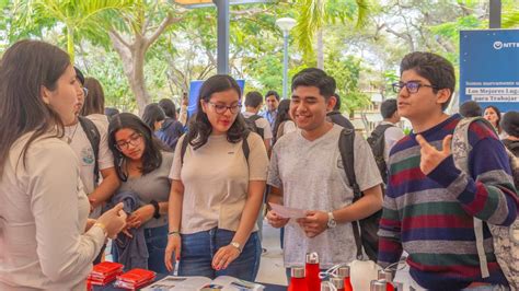 Alumnos y egresados conectan con empresas del país en la Semana de