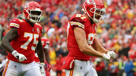 Rodney Harrison believes Travis Kelce is a better tight end right now