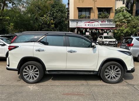 Toyota Fortuner Sigma 4x4 Legender 4 Wheels